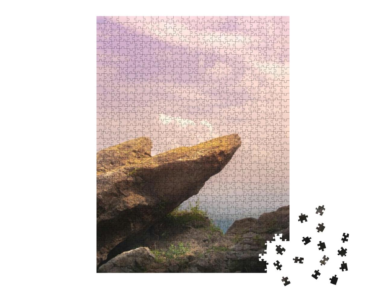 Puzzle 1000 Teile „Felsformation über einem Meer aus Nebel“