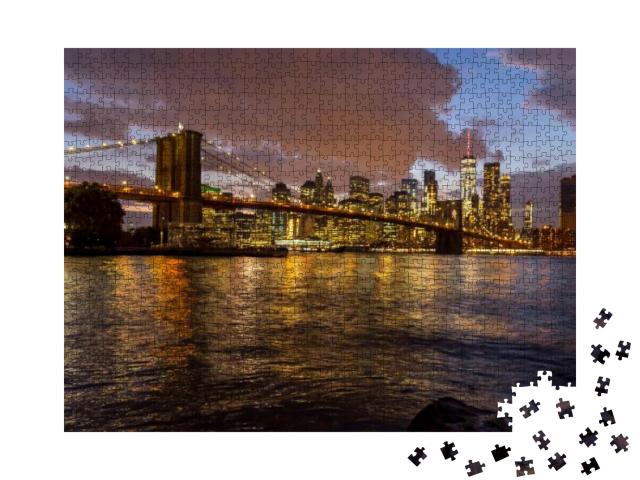 Puzzle 1000 Teile „Brücke von Brooklyn nach Manhattan bei Nacht, USA“