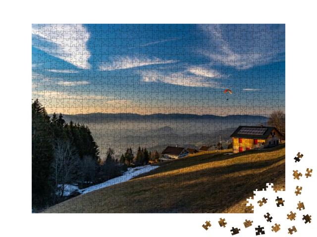 Puzzle 1000 Teile „Fallschirmsegler gleiten in das neblige Tal hinab“