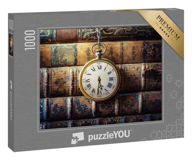Puzzle 1000 Teile „Vintage-Taschenuhr vor einem Stapel  alter Bücher“