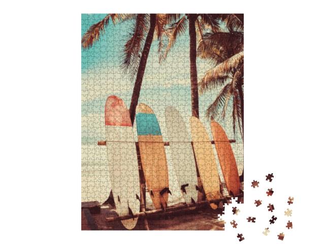 Puzzle 1000 Teile „Surfbretter unter Palmen am Strand“