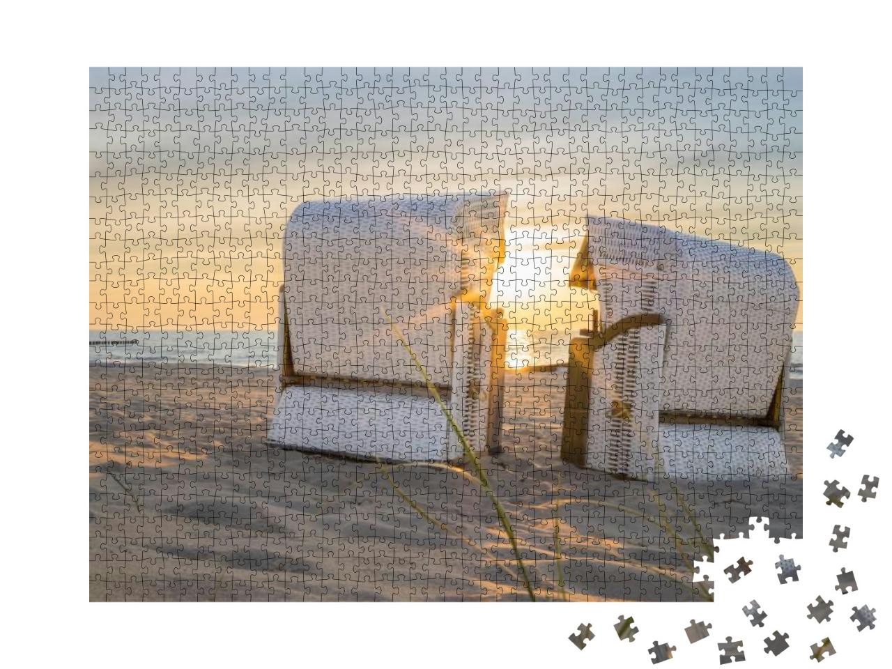 Puzzle 1000 Teile „Sonnenuntergang an der Ostsee mit zwei Strandkörben“