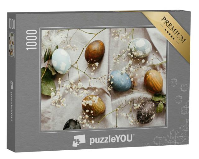 Puzzle 1000 Teile „Frohe Ostern: Natürlich gefärbte bunte Ostereier auf Leinen“