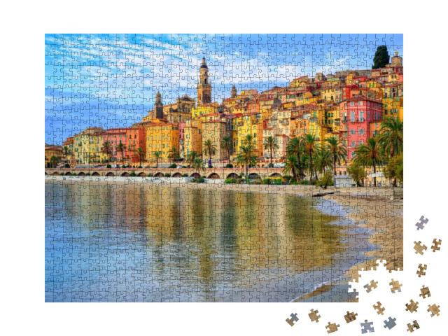 Puzzle 1000 Teile „Sandstrand unterhalb der Stadt Menton, Côte d'Azur, Frankreich“