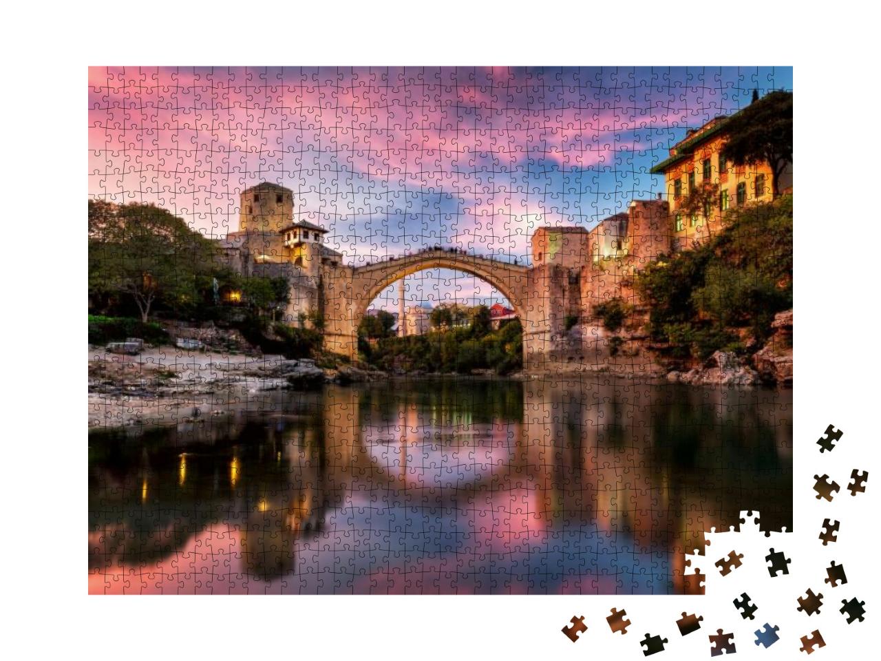 Puzzle 1000 Teile „Sonnenutnergang über der Altstadt von Mostar in Bosnien“