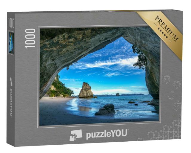 Puzzle 1000 Teile „Blick aus der Höhle am Cathedral Cove Beach, Coromandel, Neuseeland“