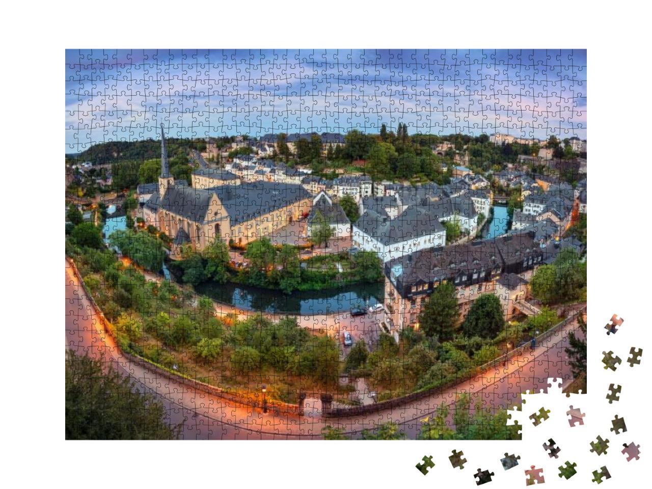 Puzzle 1000 Teile „Bild der historischen Stadt Luxemburg im Sonnenuntergang“