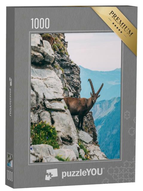 Puzzle 1000 Teile „Alpensteinbock in der Berglandschaft auf einem steilen Felsen“