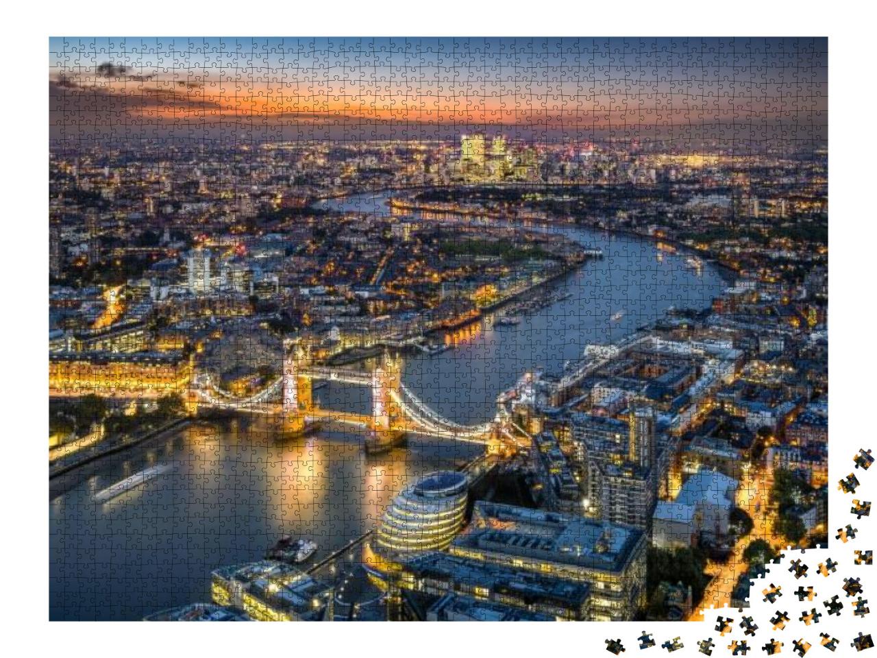 Puzzle 2000 Teile „Londoner Skyline mit Tower Bridge bei Dämmerung“