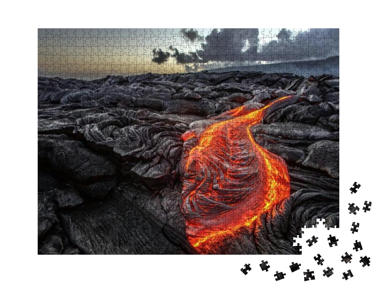 Puzzle 1000 Teile „Lava fließt auf grauen Lavafeldern auf Hawaii“