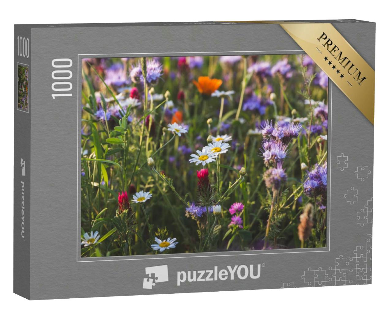 Puzzle 1000 Teile „Bunt blühende Kräuterwiese mit lila blühenden Phacelia und Ringelblumen“