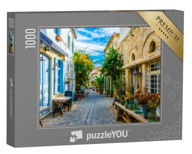 Puzzle 1000 Teile „Straßenansicht der Stadt Alacati, Türkei“