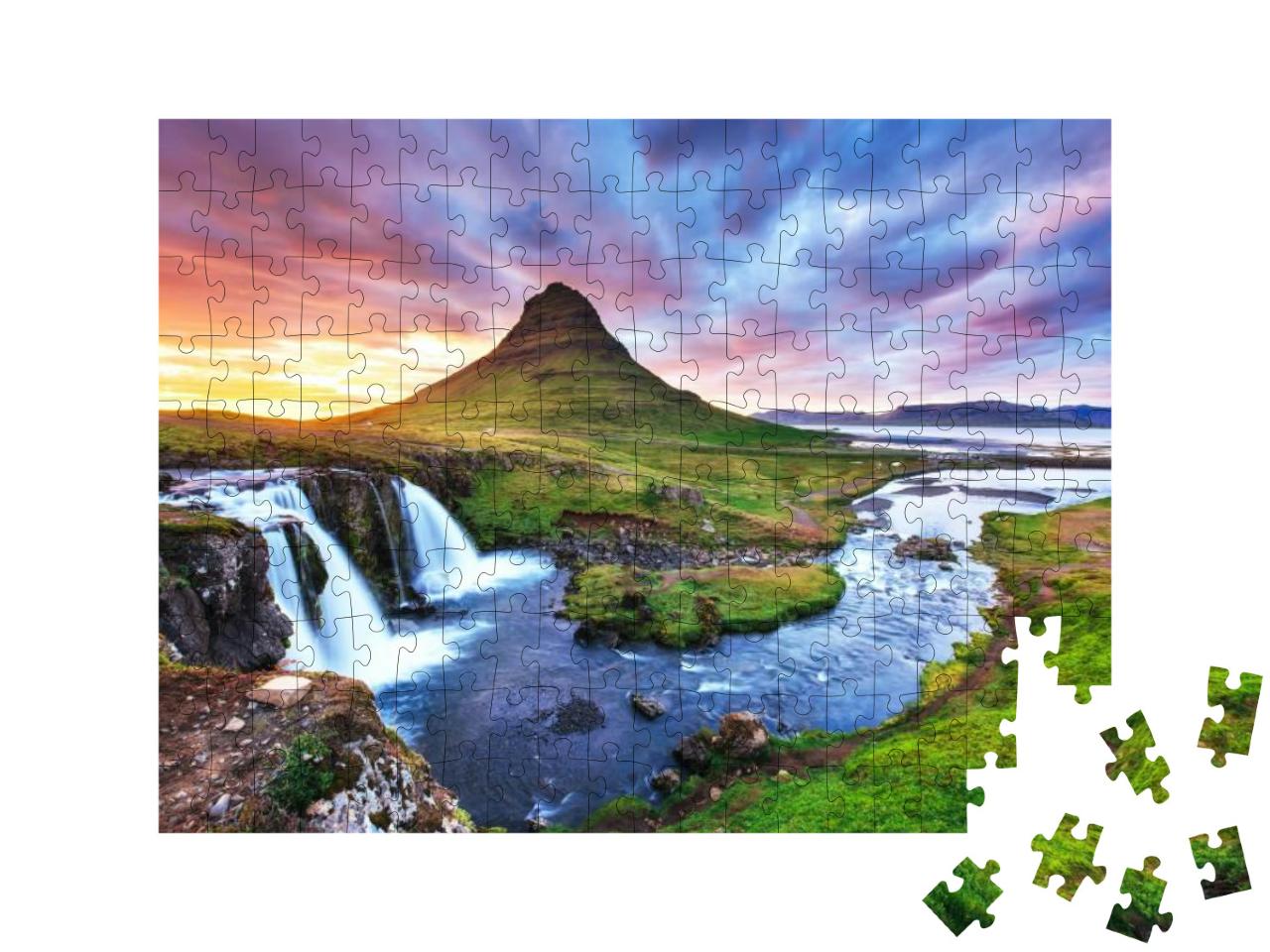 Puzzle 200 Teile „Sonnenuntergang am Berg Kirkjufell, Island“