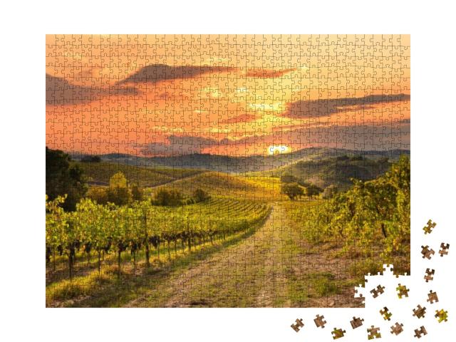 Puzzle 1000 Teile „Weinberge und Weingut bei Sonnenuntergang “