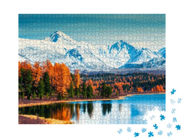Puzzle 1000 Teile „Berge und Herbstwald am Kidelu-See im Altai-Gebirge, Sibirien“