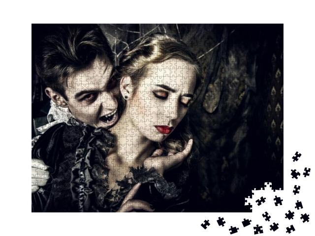 Puzzle 1000 Teile „Ein Vampir in mittelalterlicher Kleidung beißt eine Frau“
