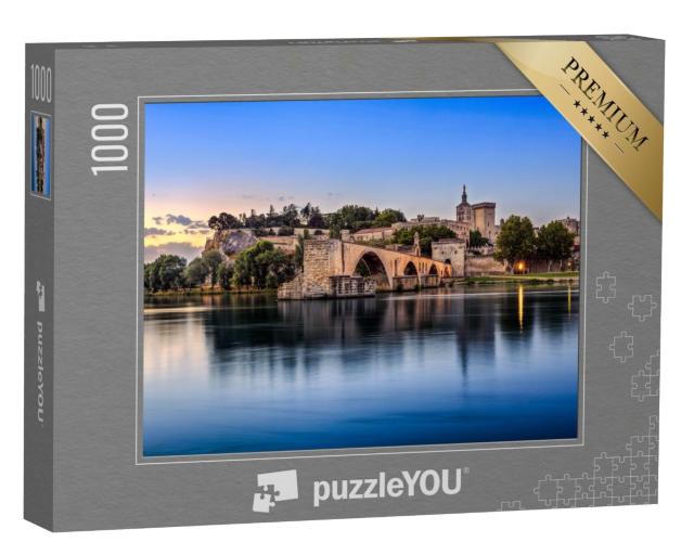 Puzzle 1000 Teile „Avignon-Brücke mit Papstpalast und Rhone, Sonnenaufgang, Frankreich“
