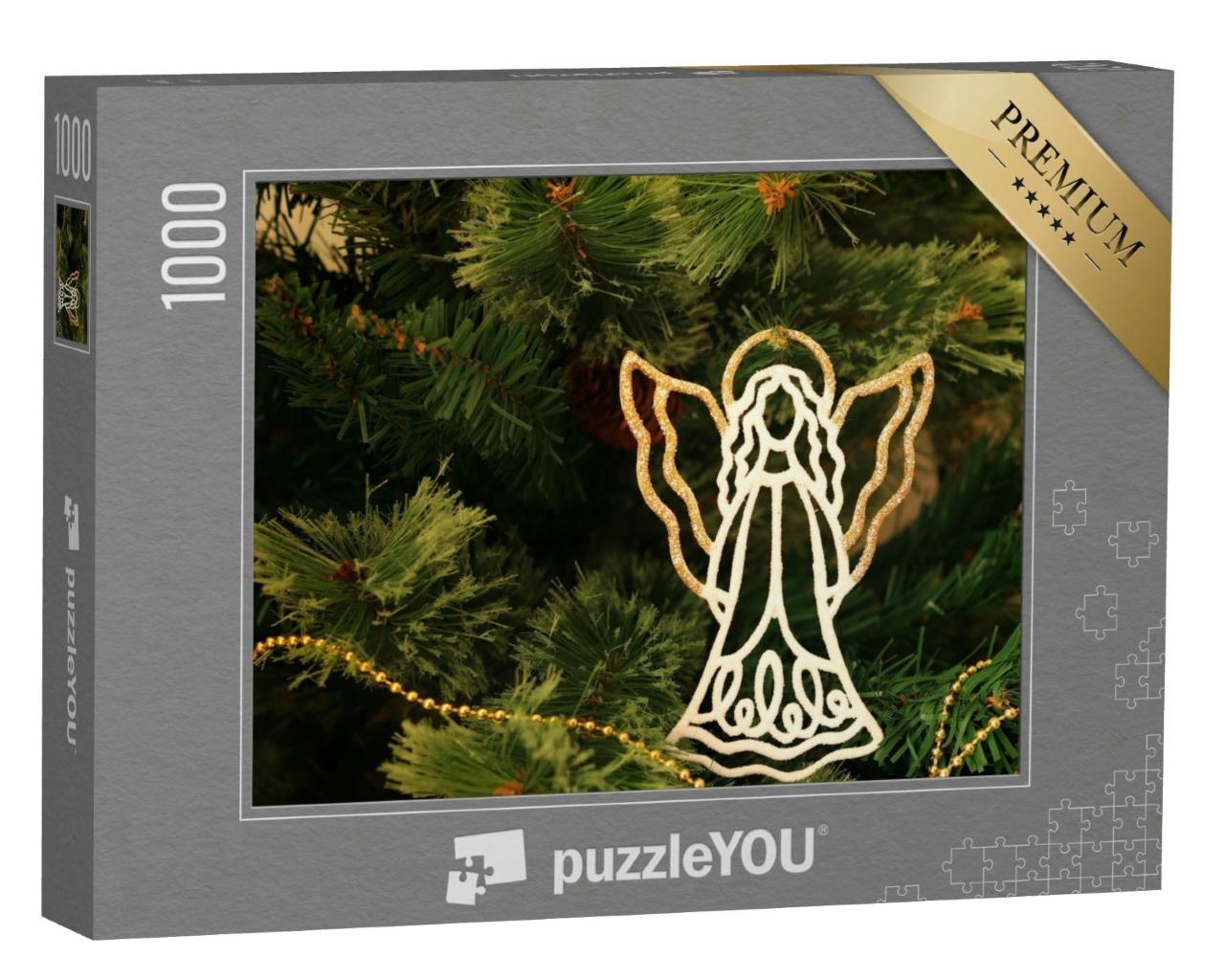 Puzzle 1000 Teile „An einem Weihnachtsbaum hängt ein Spielzeug-Engel“