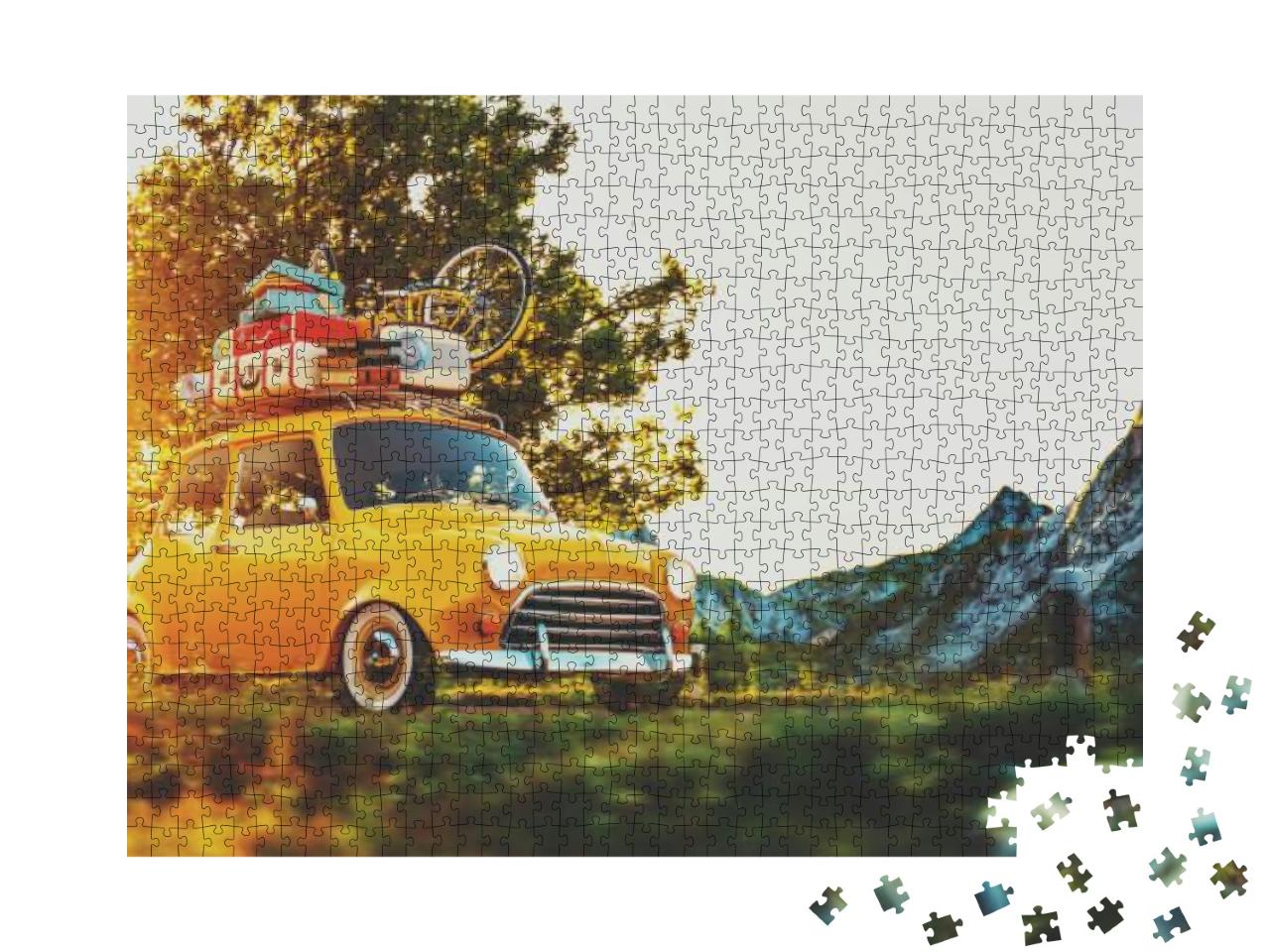 Puzzle 1000 Teile „Retro-Auto mit Koffern und Fahrrad im Sonnenuntergang“