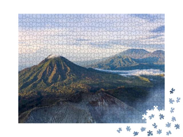 Puzzle 1000 Teile „Bergkette bei Sonnenaufgang, Ost-Java, Indonesien“