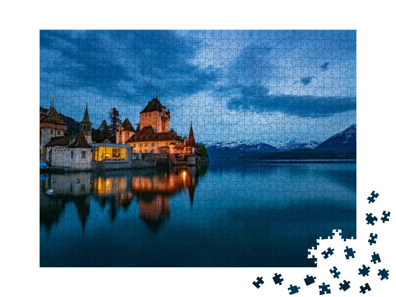 Puzzle 1000 Teile „Wunderschöne Abendstimmung bei Schloss Oberhofen, Schweiz“