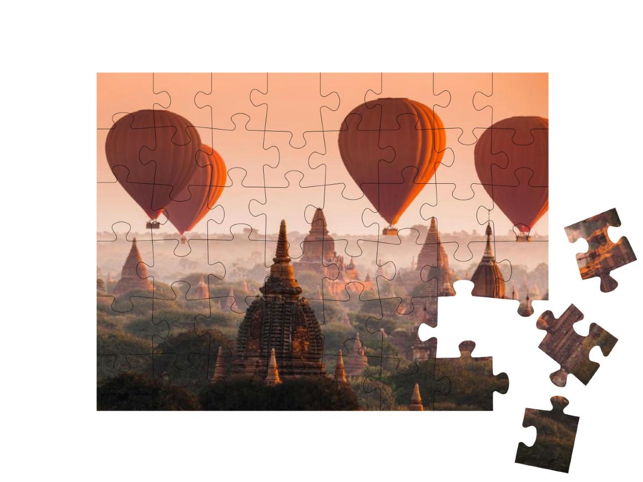 Puzzle 48 Teile „Heißluftballon über der Ebene von Bagan am nebligen Morgen, Myanmar“