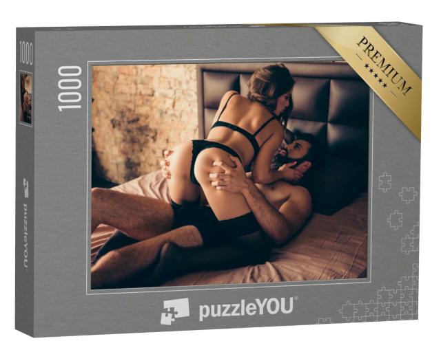 Puzzle 1000 Teile „Erotische Fotografie: Paar beim Liebesspiel“