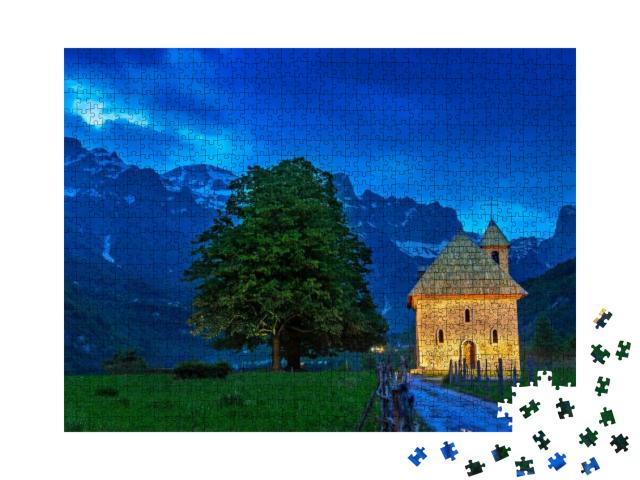 Puzzle 1000 Teile „Kirche im Dorf Thethi, Theth-Tal, Albanien“