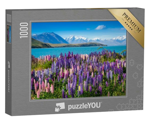 Puzzle 1000 Teile „Majestätischer Bergsee mit blühenden Lupinen“