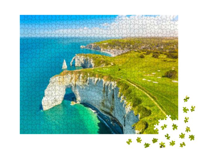 Puzzle 1000 Teile „Panoramalandschaft an den Klippen von Etretat, Normandie, Frankreich“