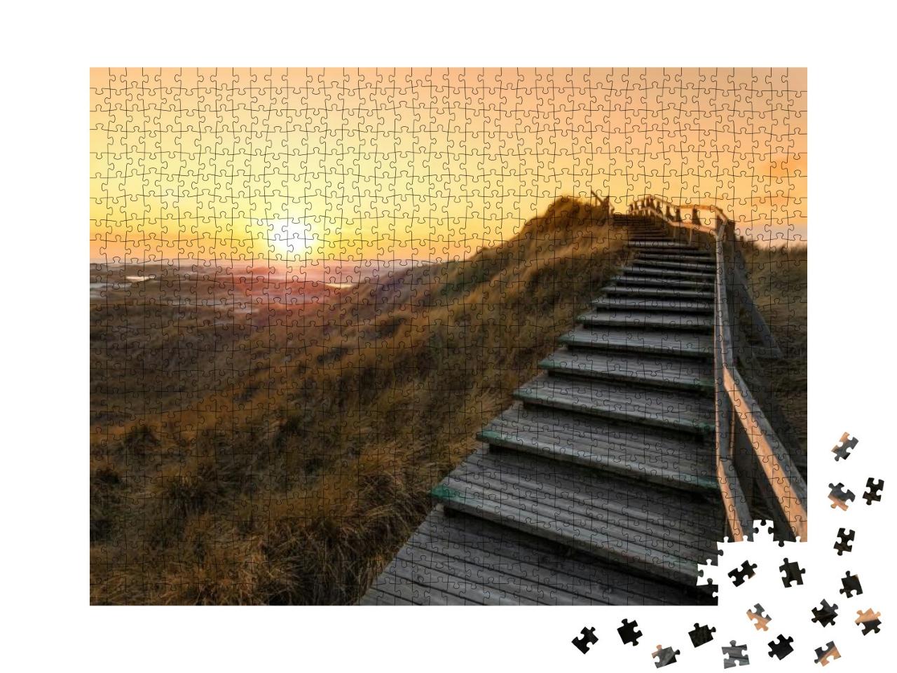 Puzzle 1000 Teile „Holztreppe über die Dünen von Amrum im Abendlicht“