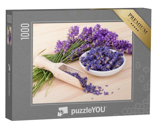 Puzzle 1000 Teile „Porzellanschale mit getrockneten Lavendelblüten und Lavendelbouquet“