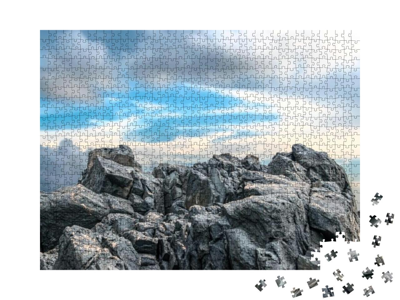 Puzzle 1000 Teile „Felsen des Westghats-Gebirges, Indien“