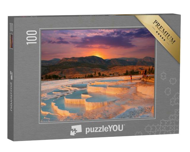 Puzzle 100 Teile „Wunderschöner Sonnenaufgang und natürliche Travertin-Pools und Terrassen in Pamukkale“