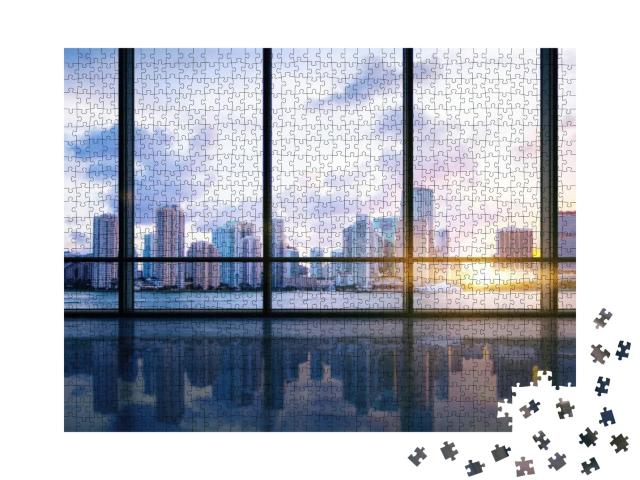 Puzzle 1000 Teile „Leere Halle mit Blick auf die Stadt“