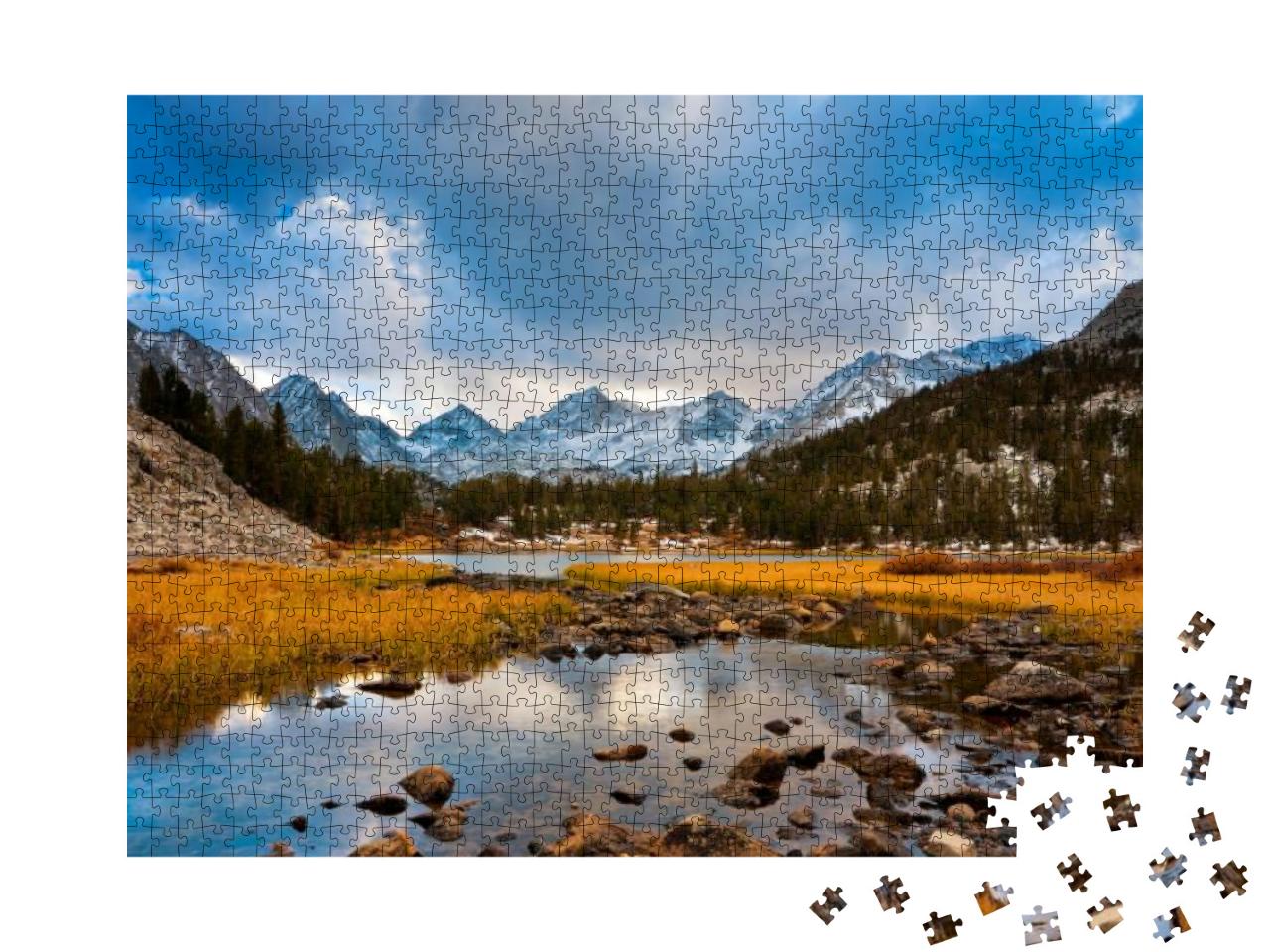 Puzzle 1000 Teile „Wilde Berglandschaft in ruhiger Morgenstimmung“