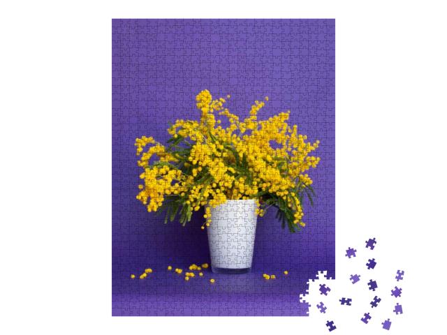 Puzzle 1000 Teile „Mimose, gelbe Blumen in einer weißen Vase“
