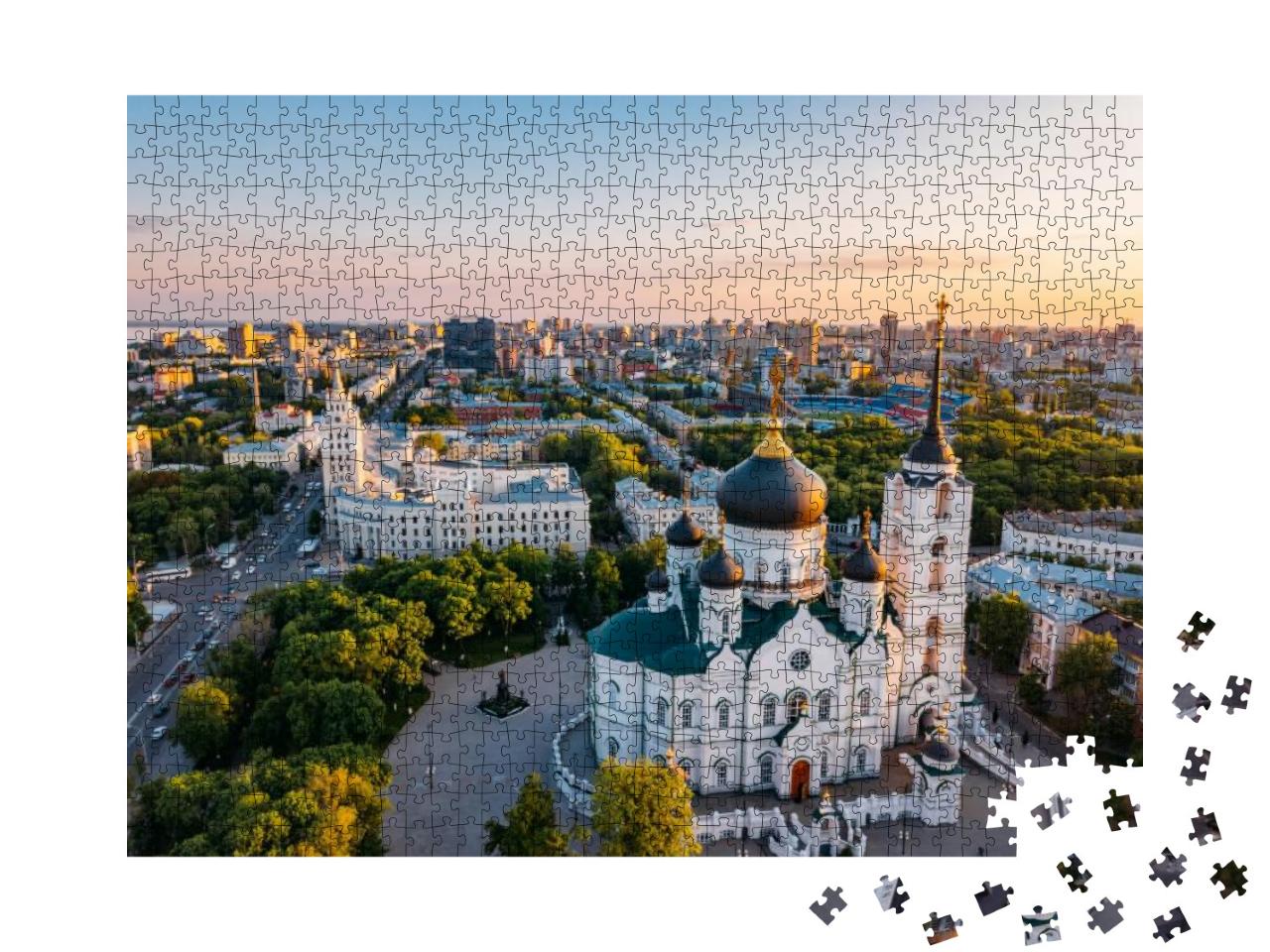 Puzzle 1000 Teile „Sommerabend über Woronesch, Russland“