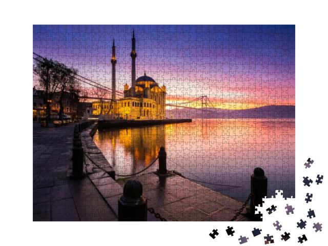 Puzzle 1000 Teile „Leuchtender Himmel über der Ortaköy Moschee in Istanbul, Türkei“