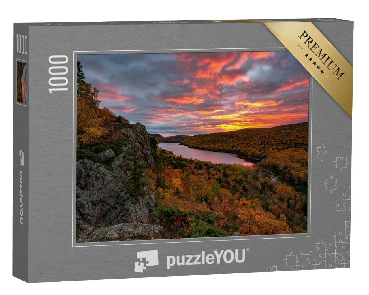 Puzzle 1000 Teile „Feuriger Sonnenaufgang über dem Lake of the Clouds, Michigan“