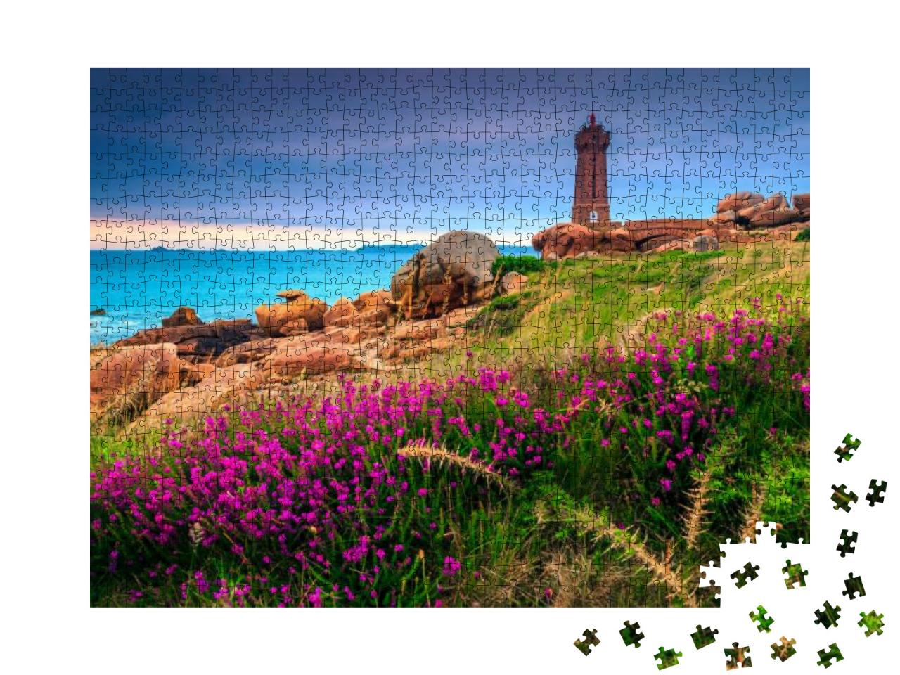 Puzzle 1000 Teile „Leuchtturm und Blumen im Sonnenuntergang, Bretagne, Frankreich“