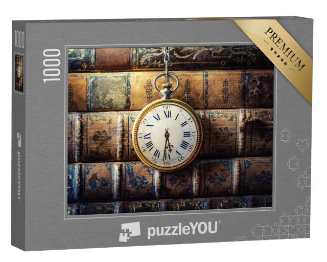 Puzzle 1000 Teile „Vintage-Taschenuhr vor einem Stapel  alter Bücher“