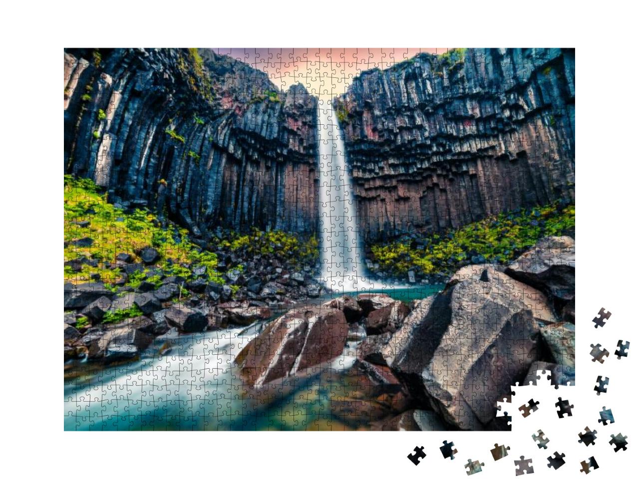 Puzzle 1000 Teile „Wasserfall Svartifoss bei Sonnenaufgang, Skaftafell, Island“
