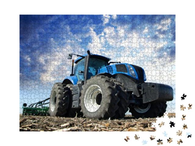 Puzzle 1000 Teile „Landwirtschaftliche Maschinen bei der Arbeit: Traktor auf dem Feld“