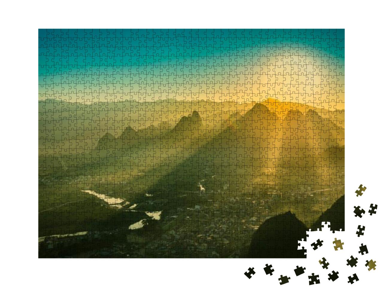 Puzzle 1000 Teile „Ruhiger Sonnenaufgang aus Sicht des Laozhai Shan Berges, China“
