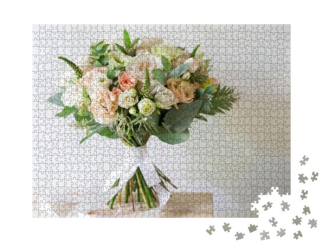 Puzzle 1000 Teile „Ein einfacher Strauß aus Blumen und Grün“