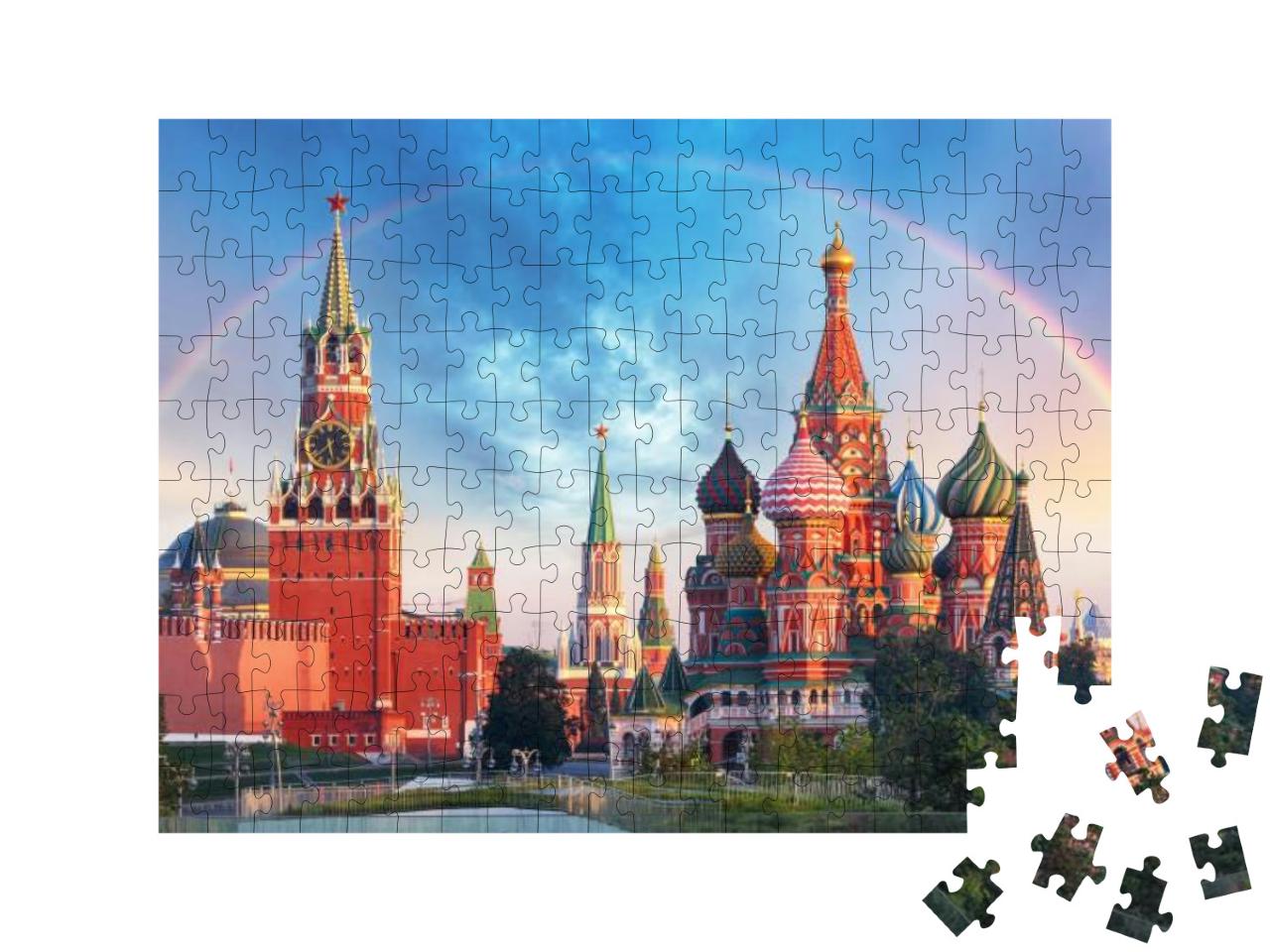 Puzzle 200 Teile „Panoramablick auf den Roten Platz mit Moskauer Kreml und Regenbogen“