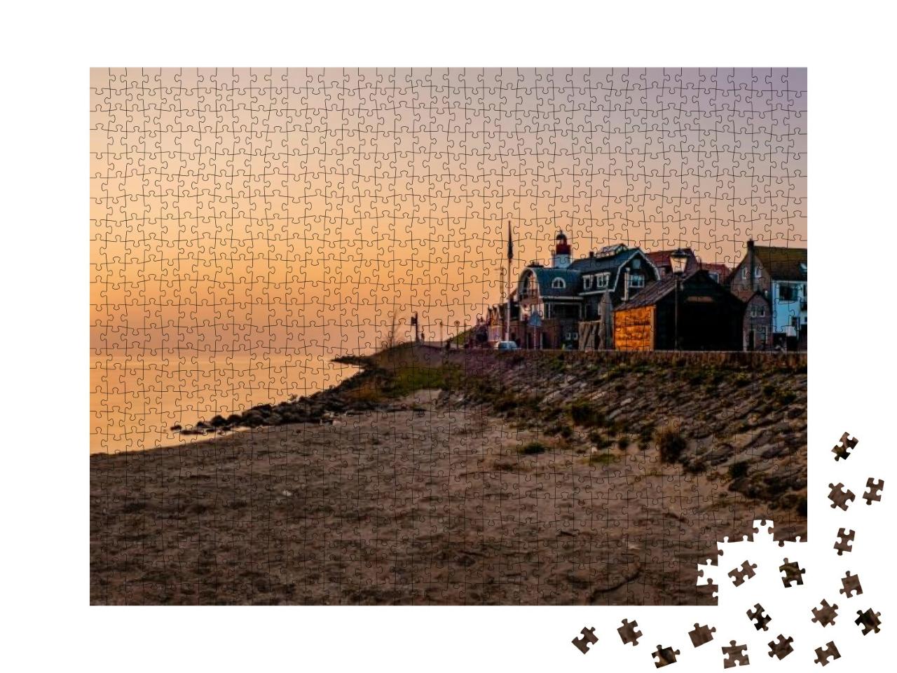 Puzzle 1000 Teile „Hafen und Strand von Urk im Sonnenuntergang, Niederlande“