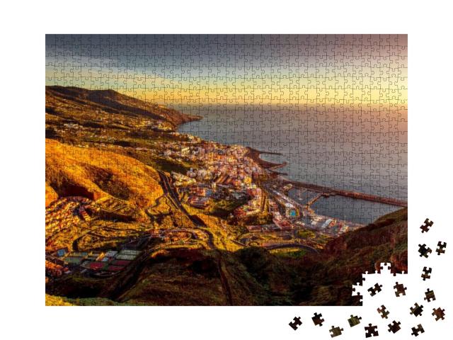 Puzzle 1000 Teile „Luftaufnahme der Stadt Santa Cruz am Morgen, La Palma, Spanien“