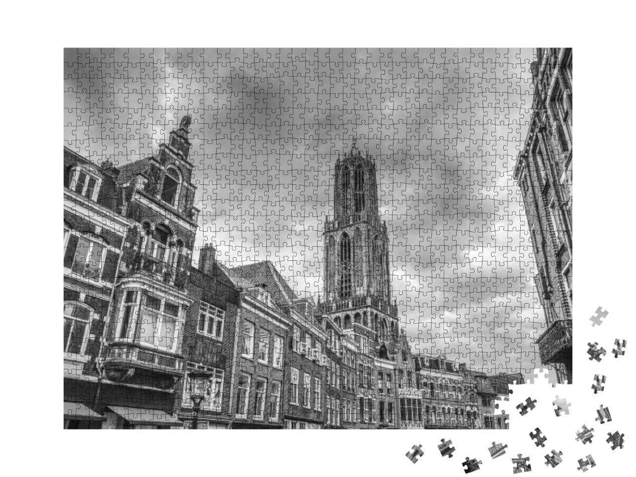 Puzzle 1000 Teile „Historische Kirche in Utrecht, Niederlande, schwarz-weiß“
